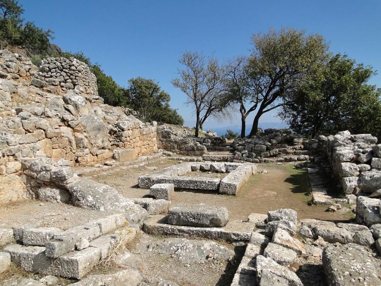 Ancient Lato Archaeological Site_Private guided history tours in Crete_www.elisssos.com