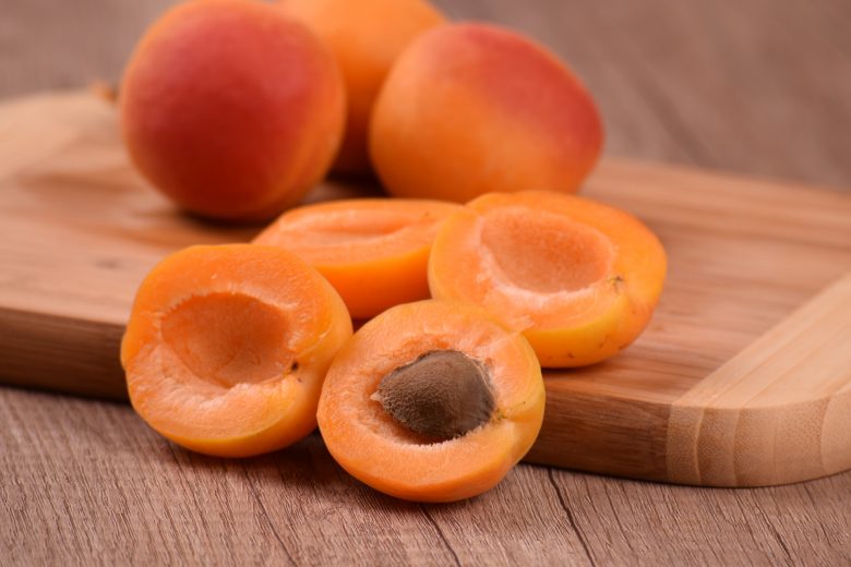 apricots sliced in half_apricots in crete_elissos