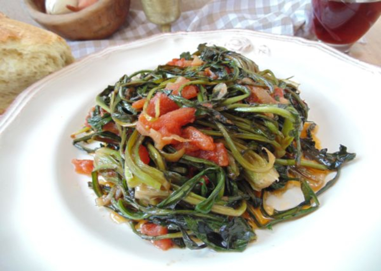 boiled stamnagathi with vegetables_traditional cretan dishes_elissos 