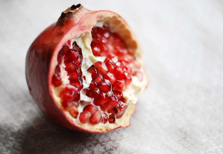 pomegranate fruit to make a new kind of raki